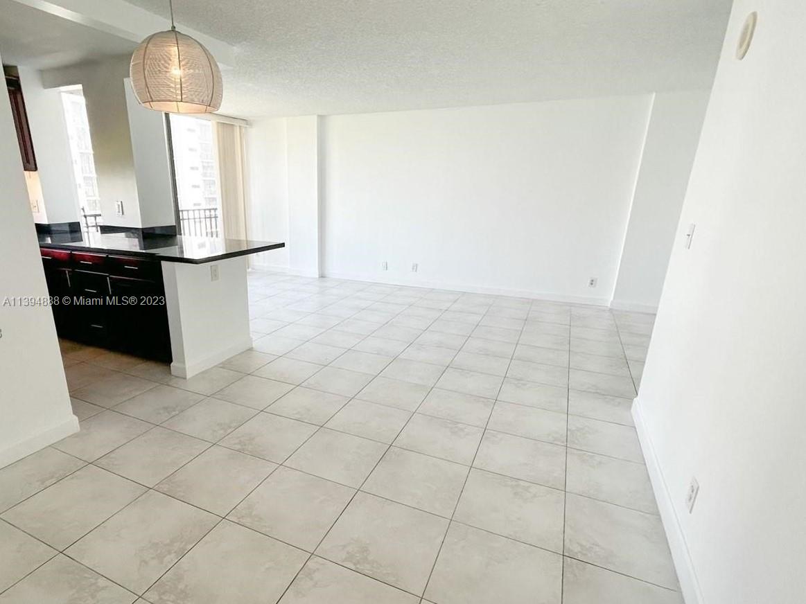 PLAZA OF AMERICAS CONDO P - Residential Lease
