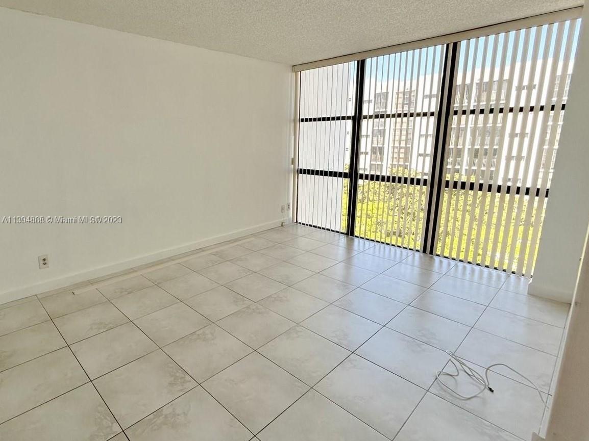 PLAZA OF AMERICAS CONDO P - Residential Lease