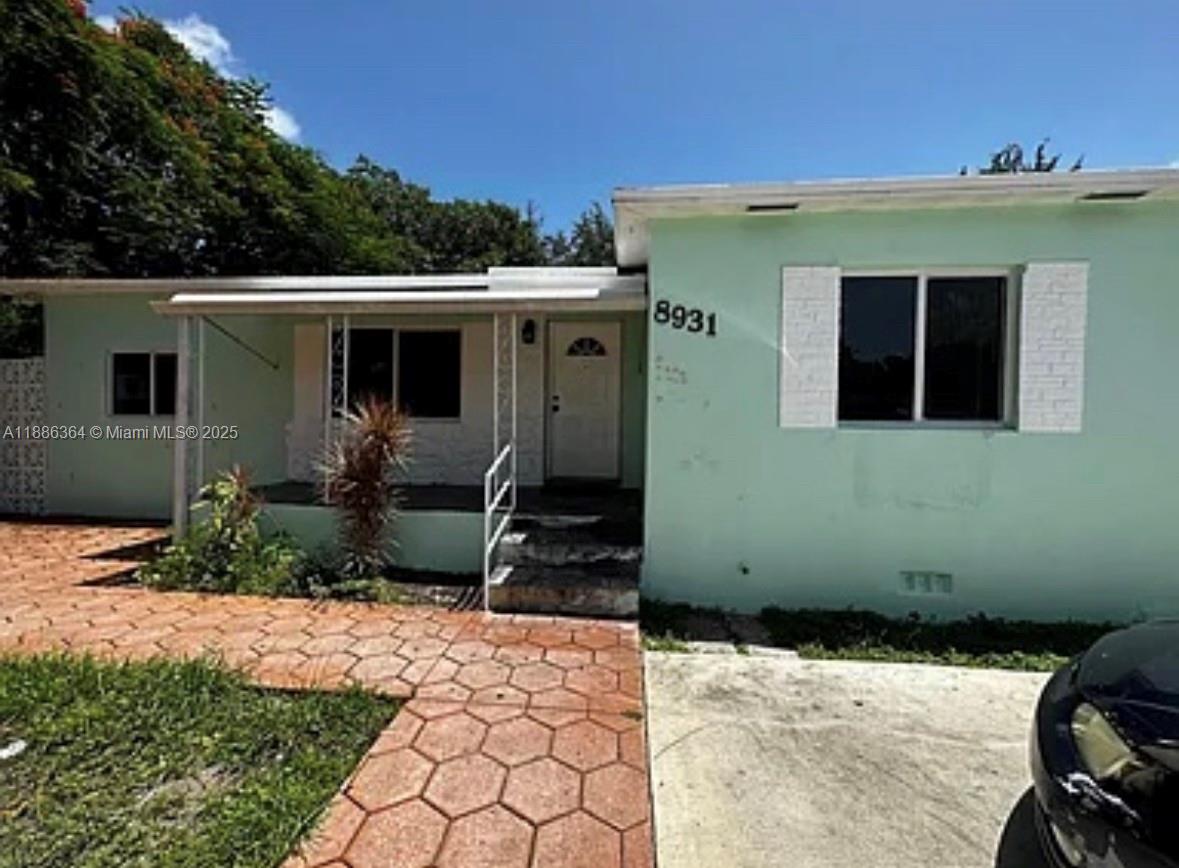 FLAMINGO VILLAGE - Residential Lease
