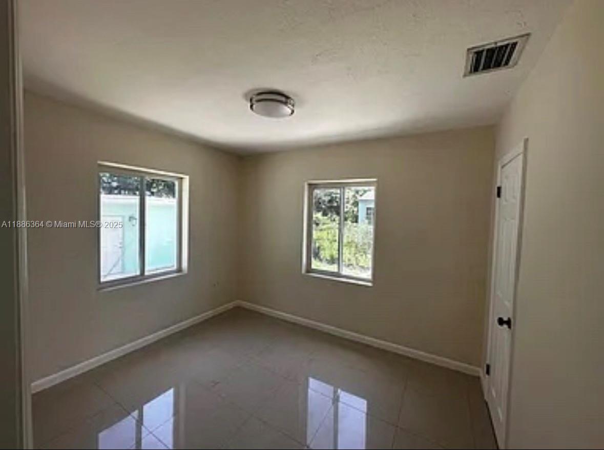 FLAMINGO VILLAGE - Residential Lease