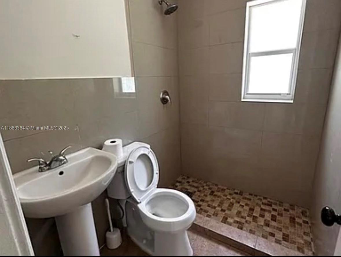 FLAMINGO VILLAGE - Residential Lease