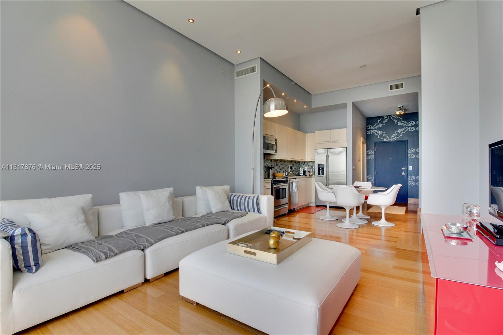 THE MERIDIAN CONDO - Residential