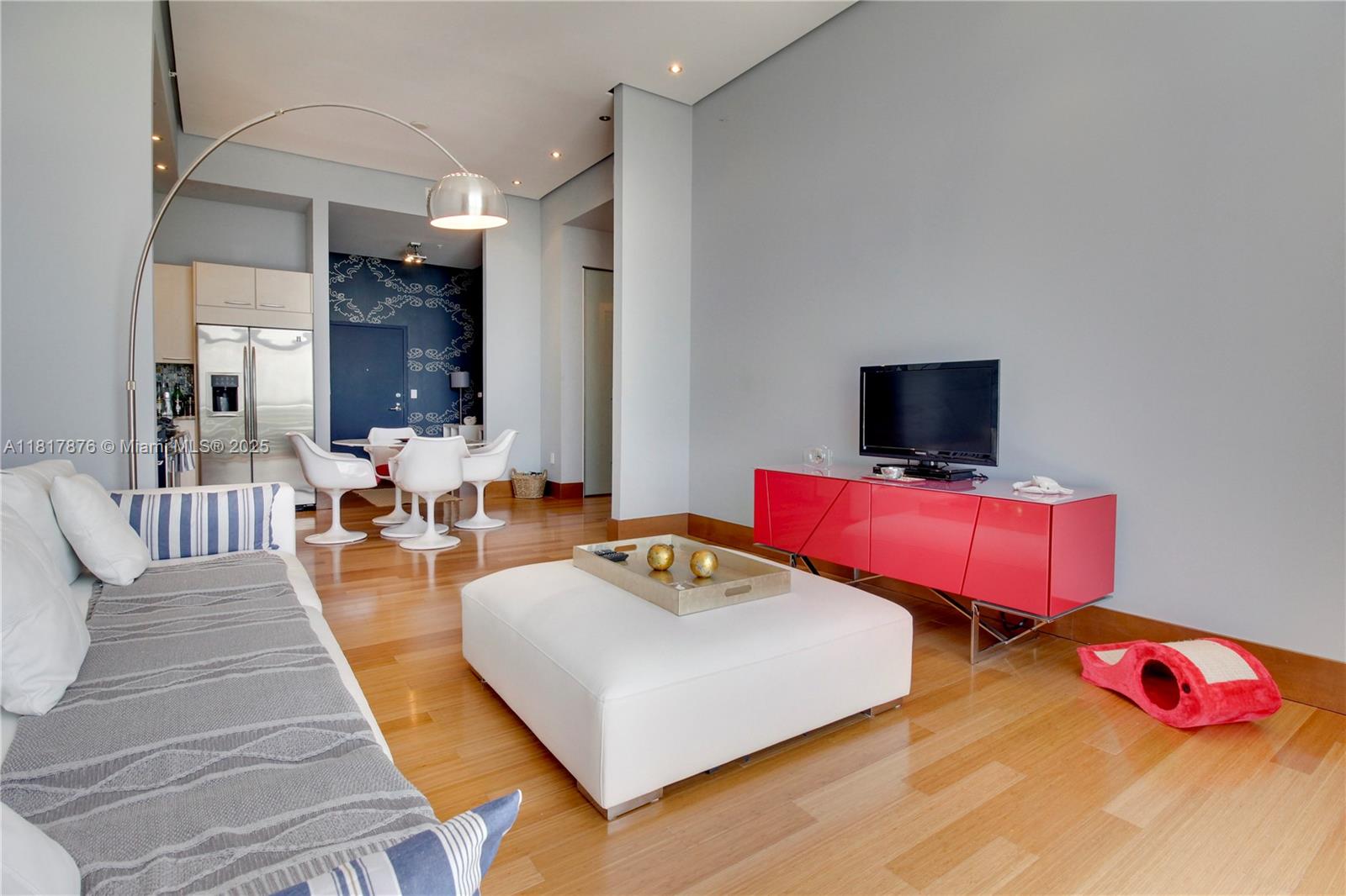 THE MERIDIAN CONDO - Residential