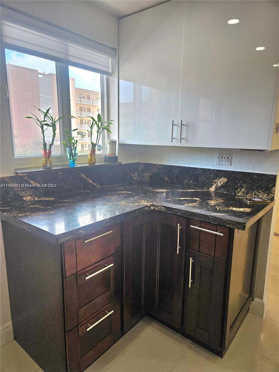 MEADOWBROOK TOWERS CONDO - Residential Lease