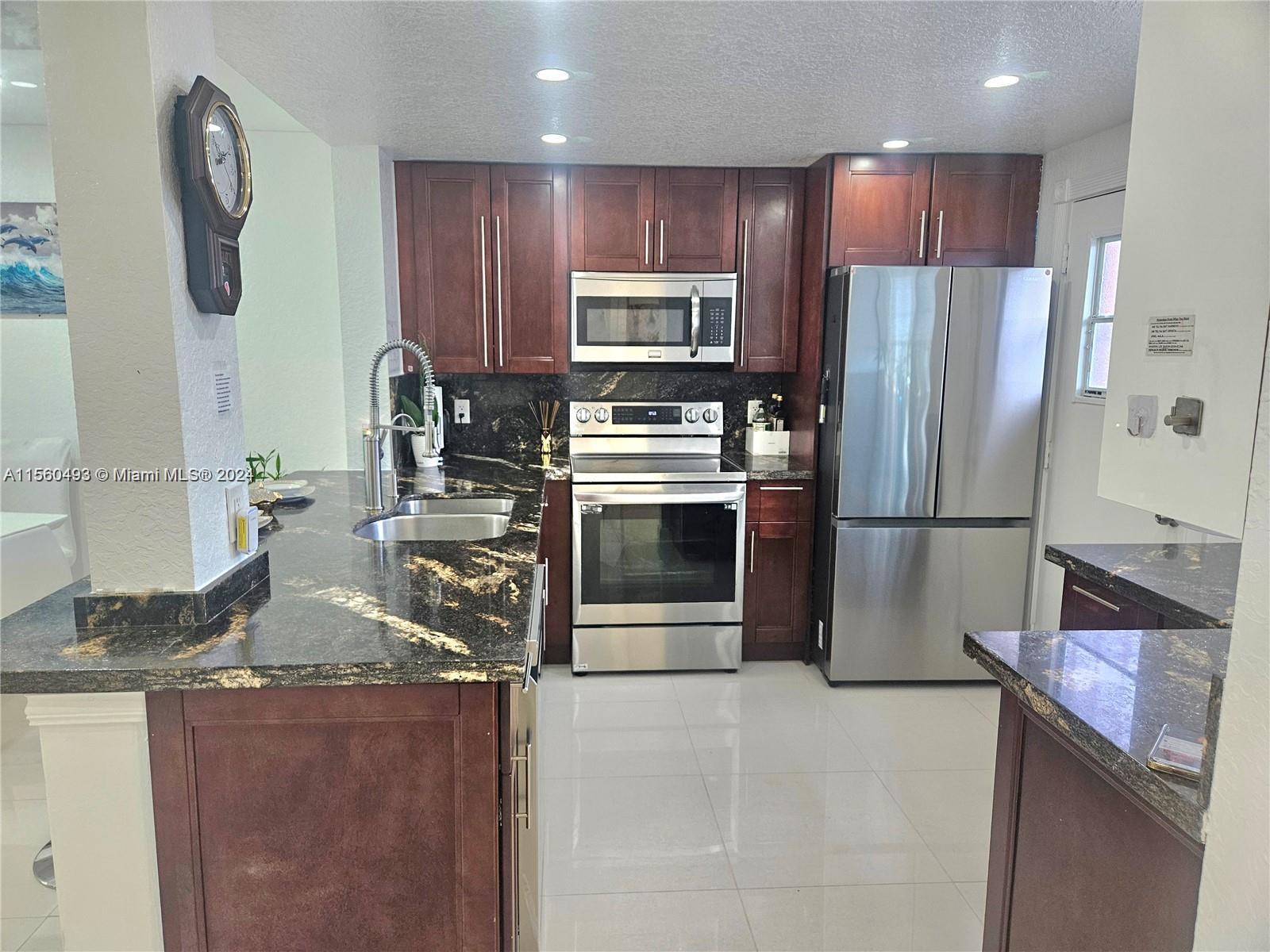 MEADOWBROOK TOWERS CONDO - Residential Lease