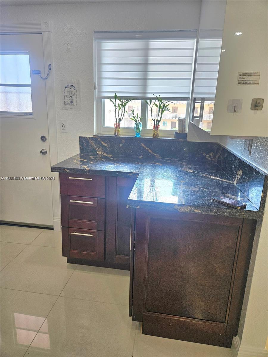 MEADOWBROOK TOWERS CONDO - Residential Lease