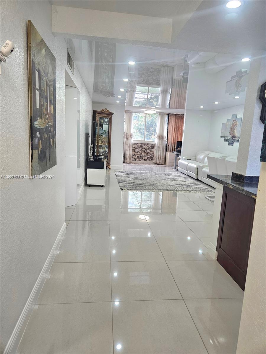 MEADOWBROOK TOWERS CONDO - Residential Lease