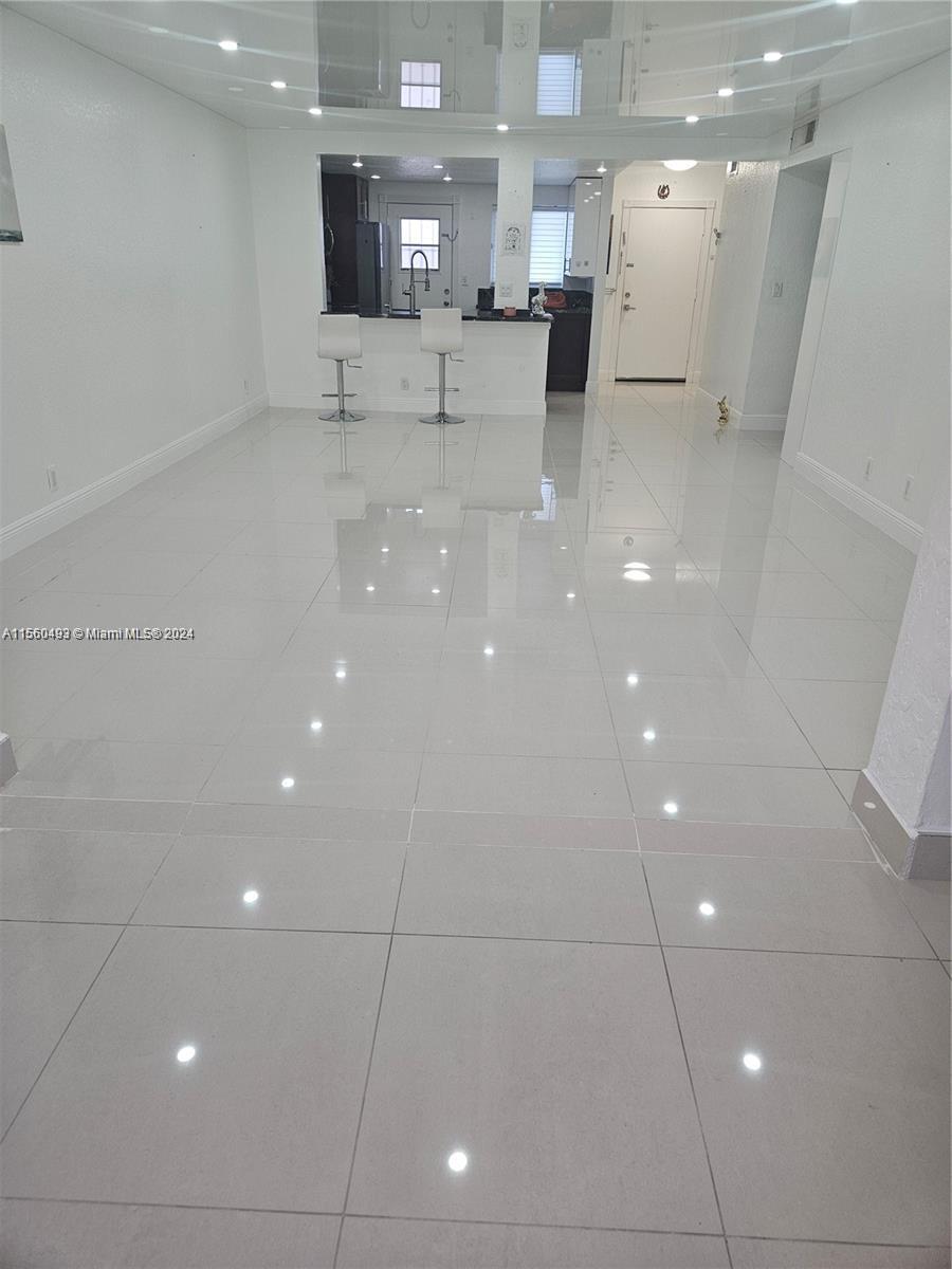 MEADOWBROOK TOWERS CONDO - Residential Lease