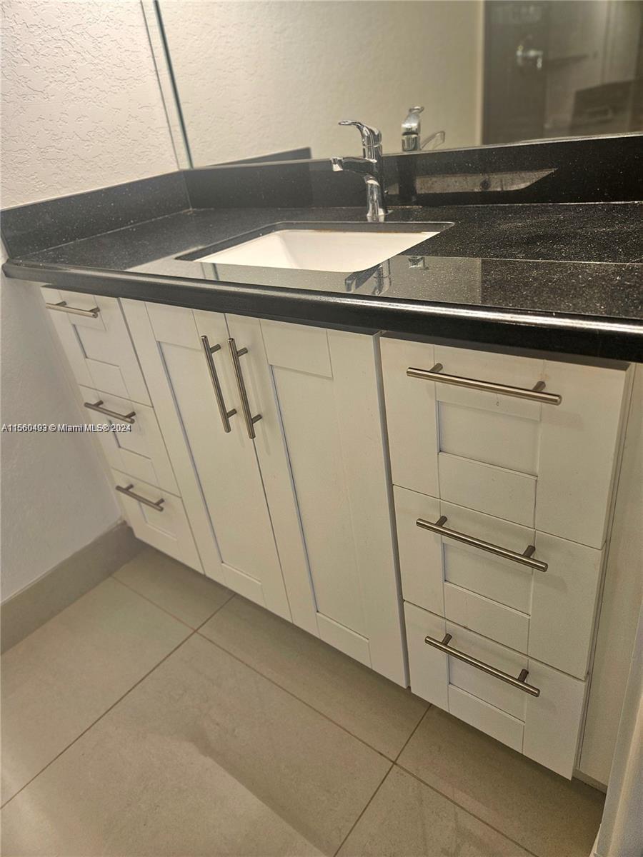 MEADOWBROOK TOWERS CONDO - Residential Lease
