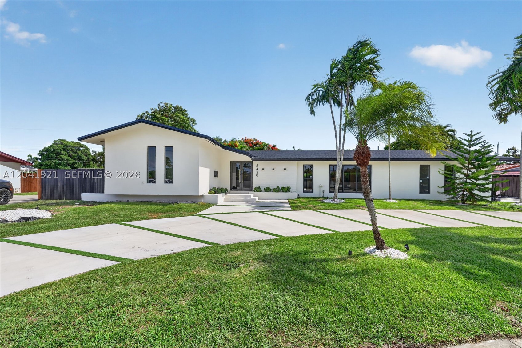 GALE RANCH ESTS - Residential