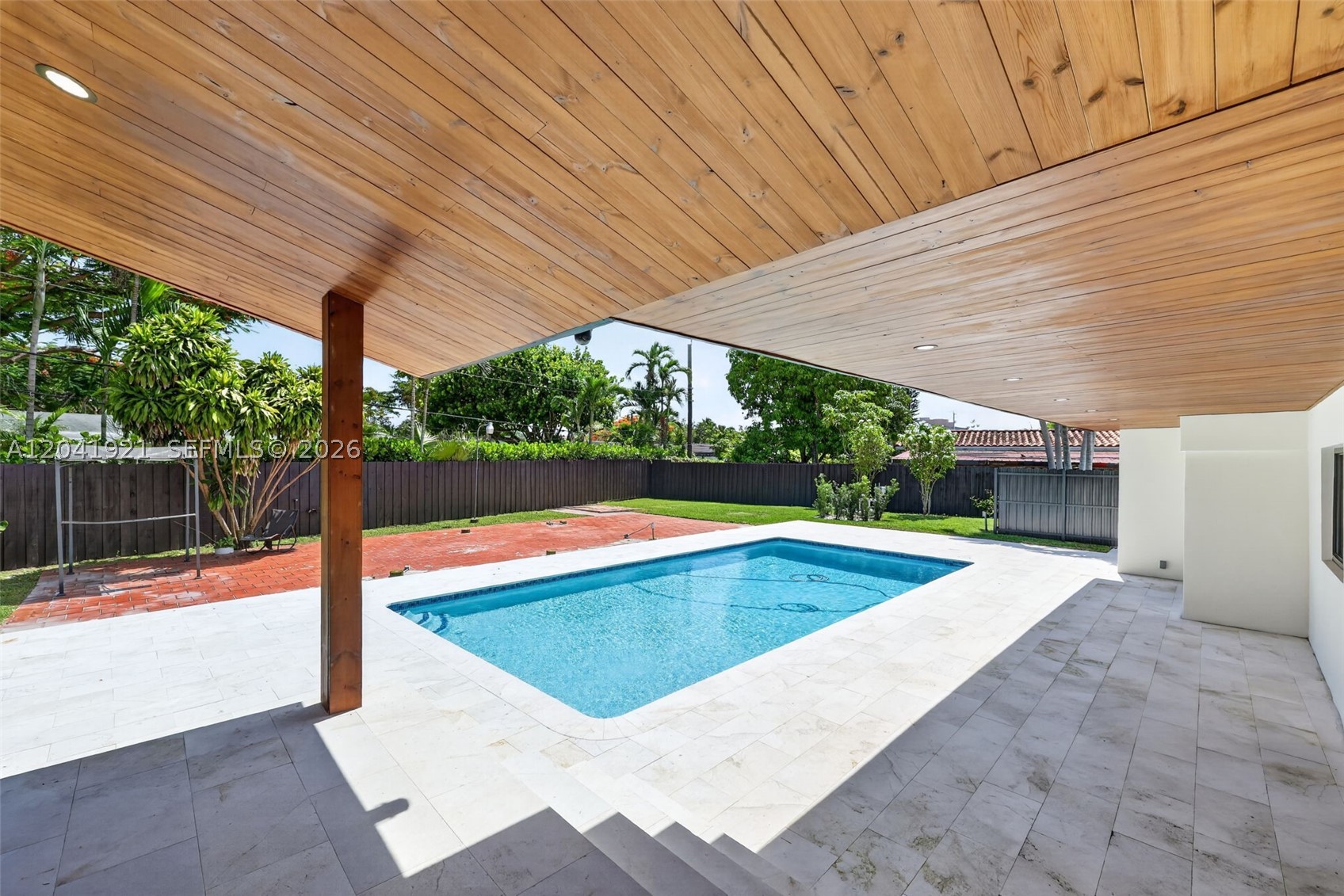 GALE RANCH ESTS - Residential