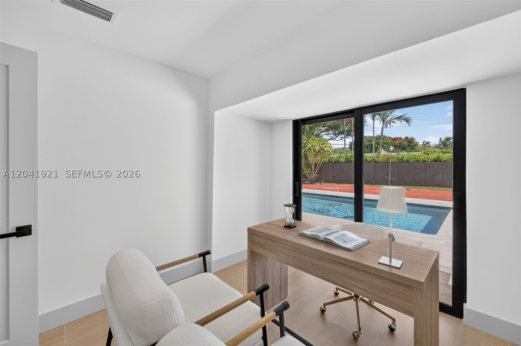 GALE RANCH ESTS - Residential