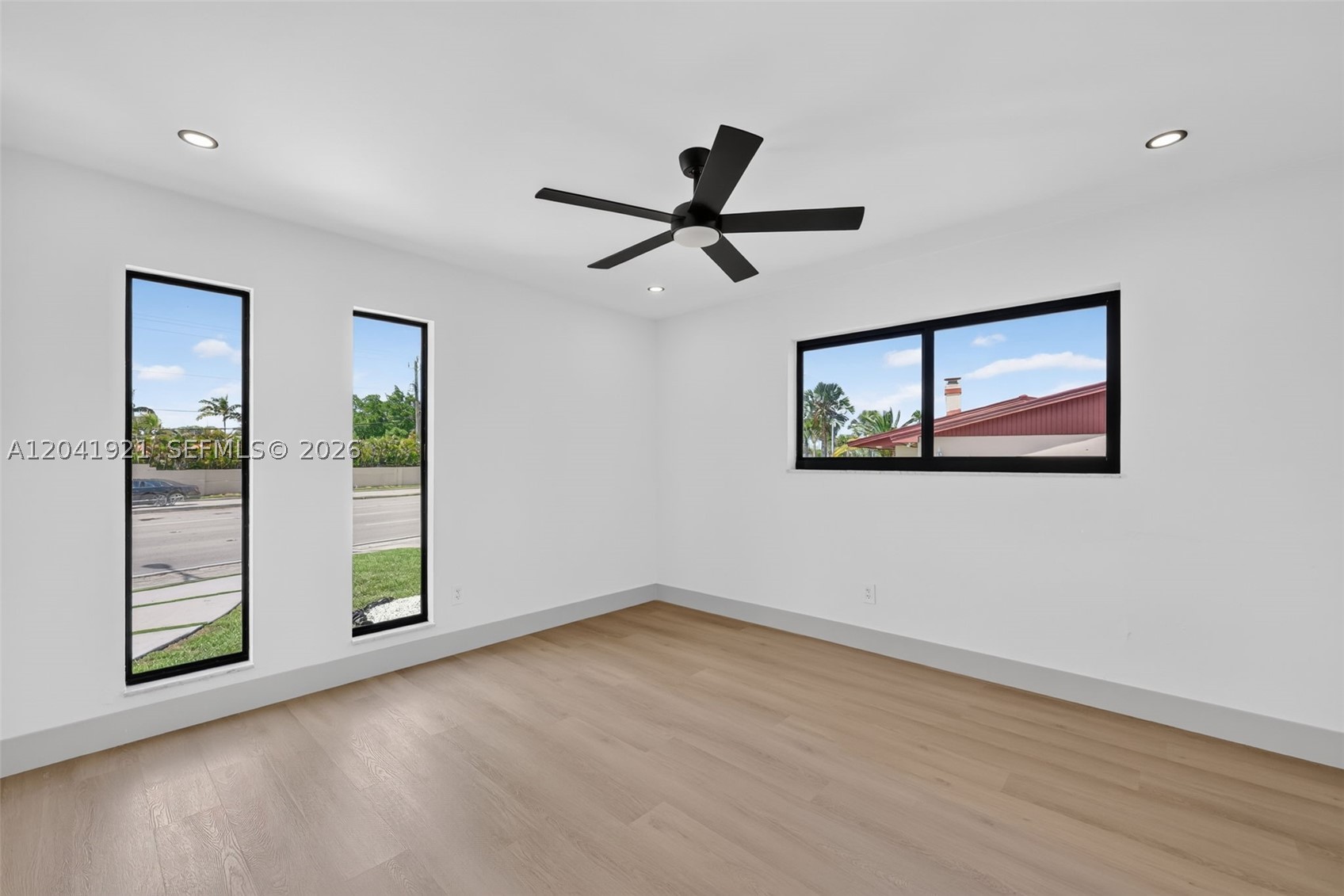 GALE RANCH ESTS - Residential