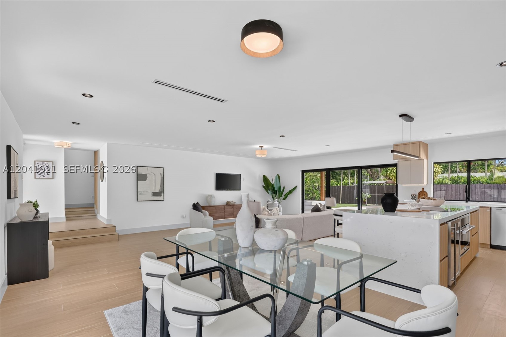 GALE RANCH ESTS - Residential