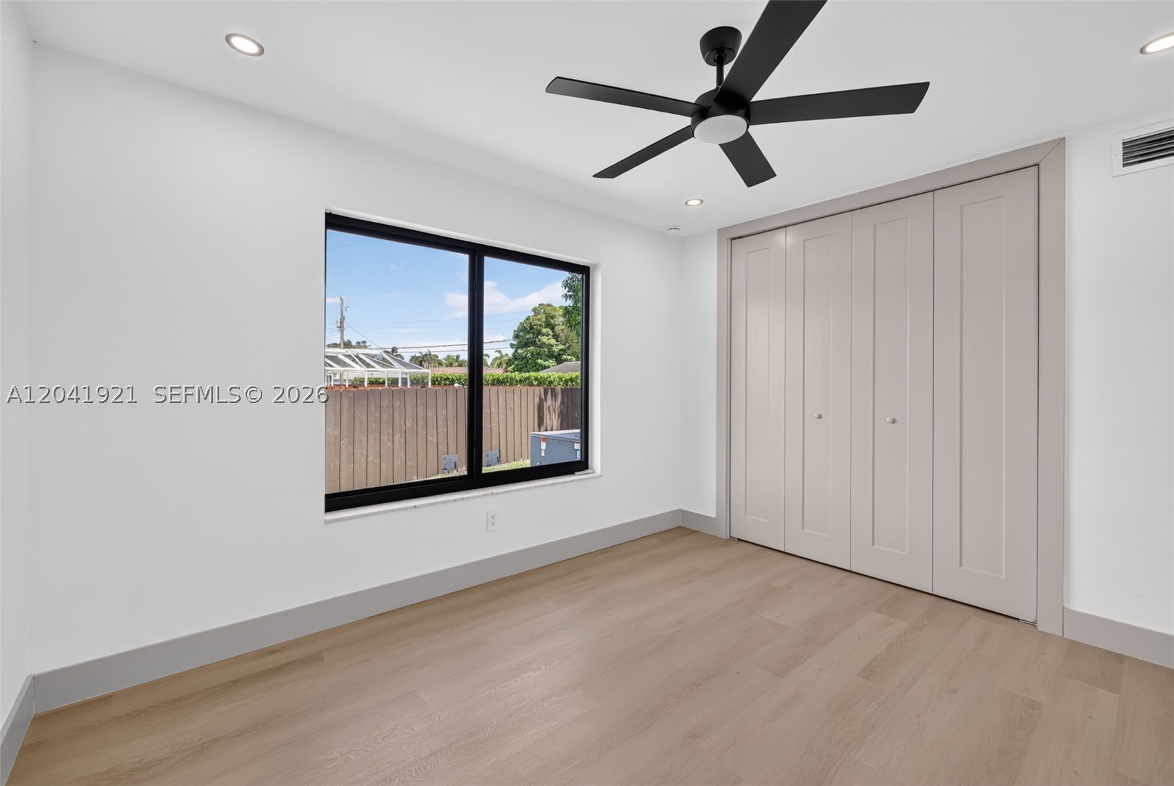 GALE RANCH ESTS - Residential