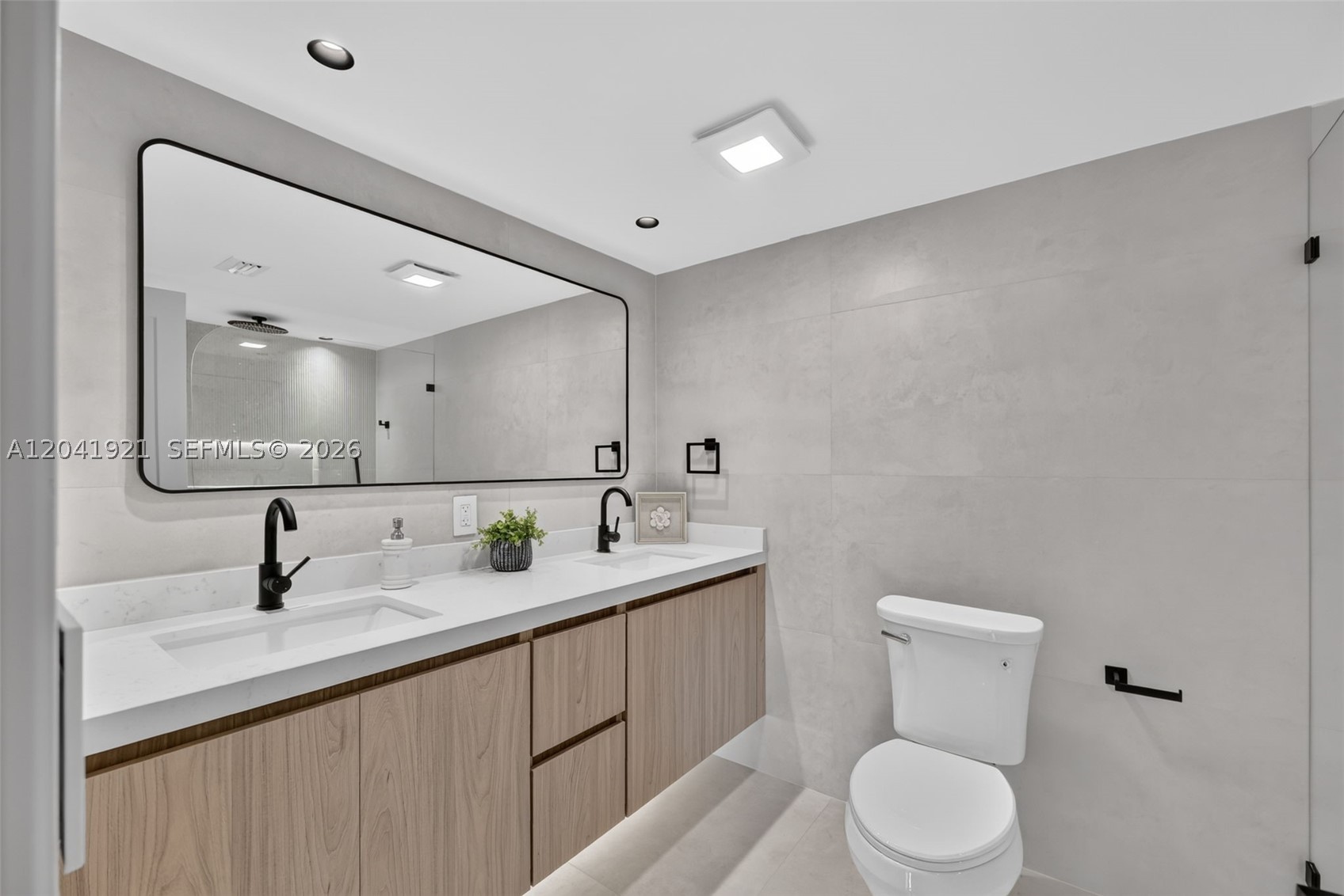 GALE RANCH ESTS - Residential