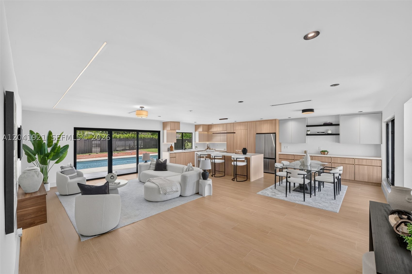GALE RANCH ESTS - Residential