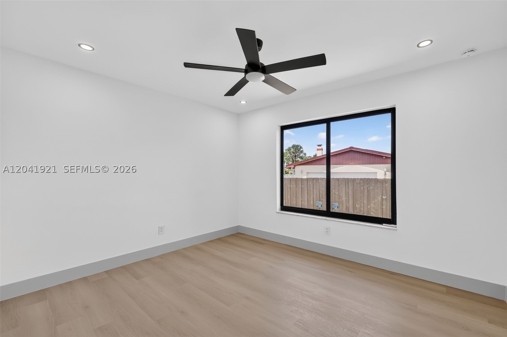 GALE RANCH ESTS - Residential