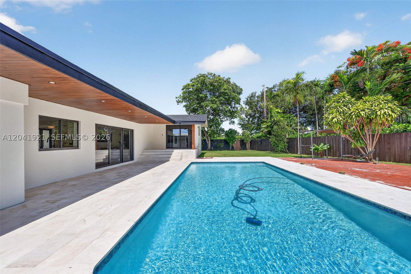 GALE RANCH ESTS - Residential