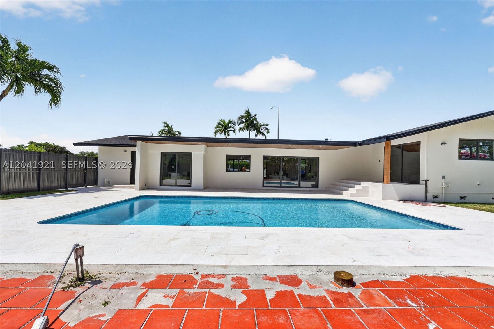 GALE RANCH ESTS - Residential