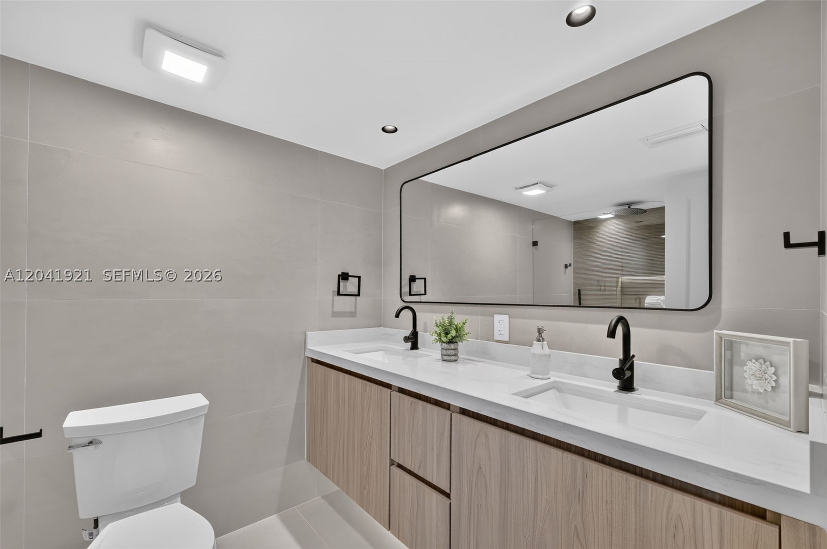 GALE RANCH ESTS - Residential