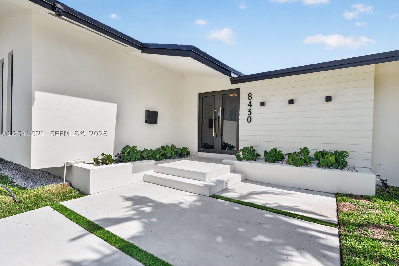 GALE RANCH ESTS - Residential