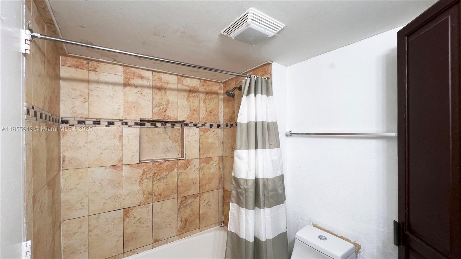 DORAL GARDENS CONDO - Residential Lease
