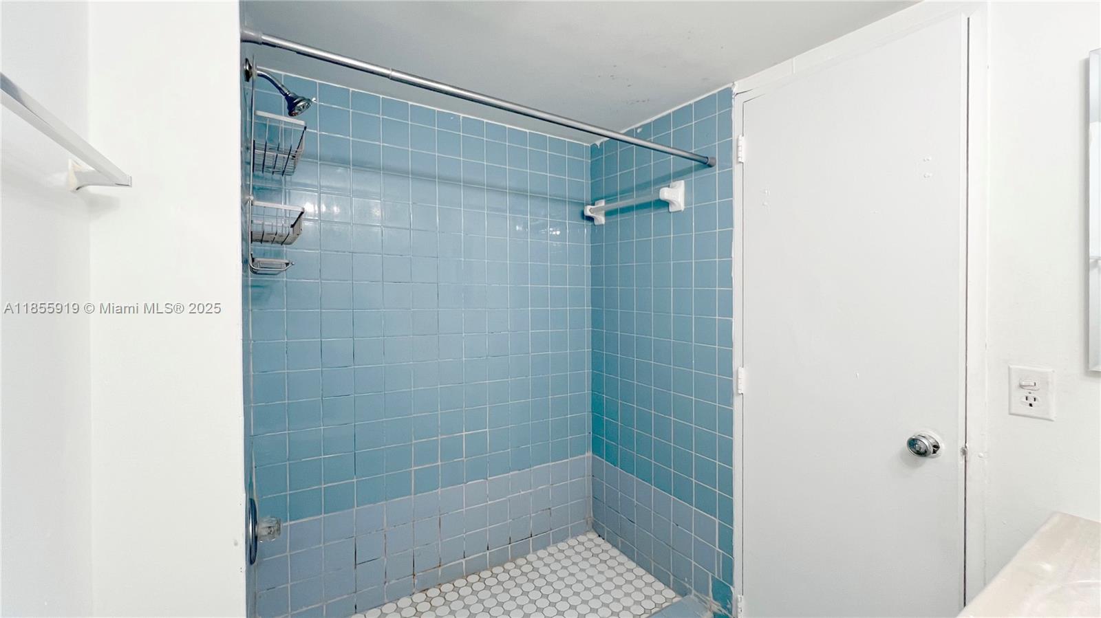 DORAL GARDENS CONDO - Residential Lease