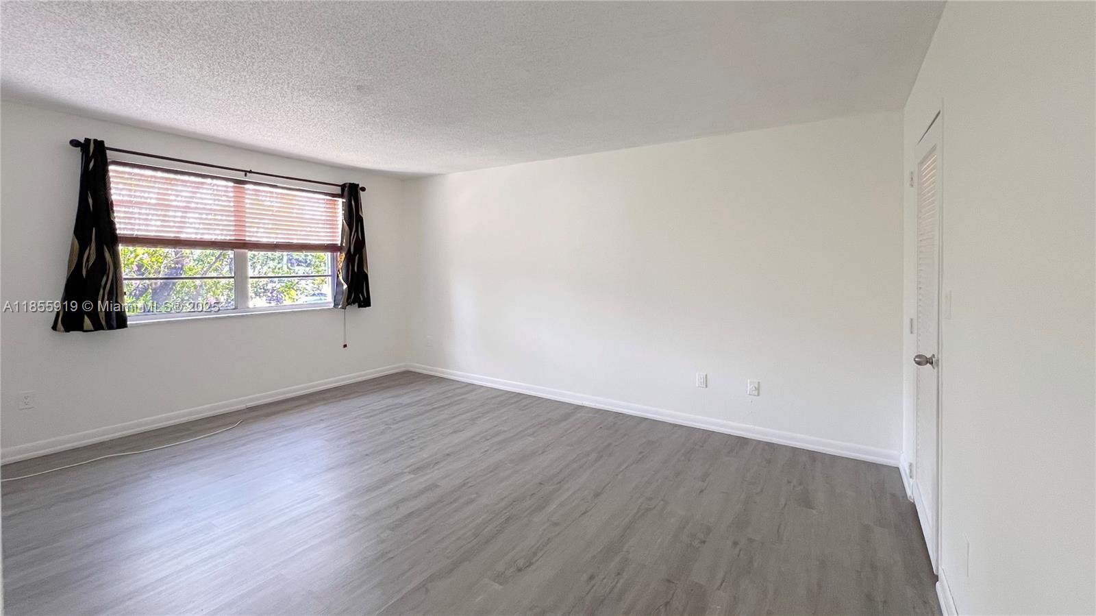 DORAL GARDENS CONDO - Residential Lease