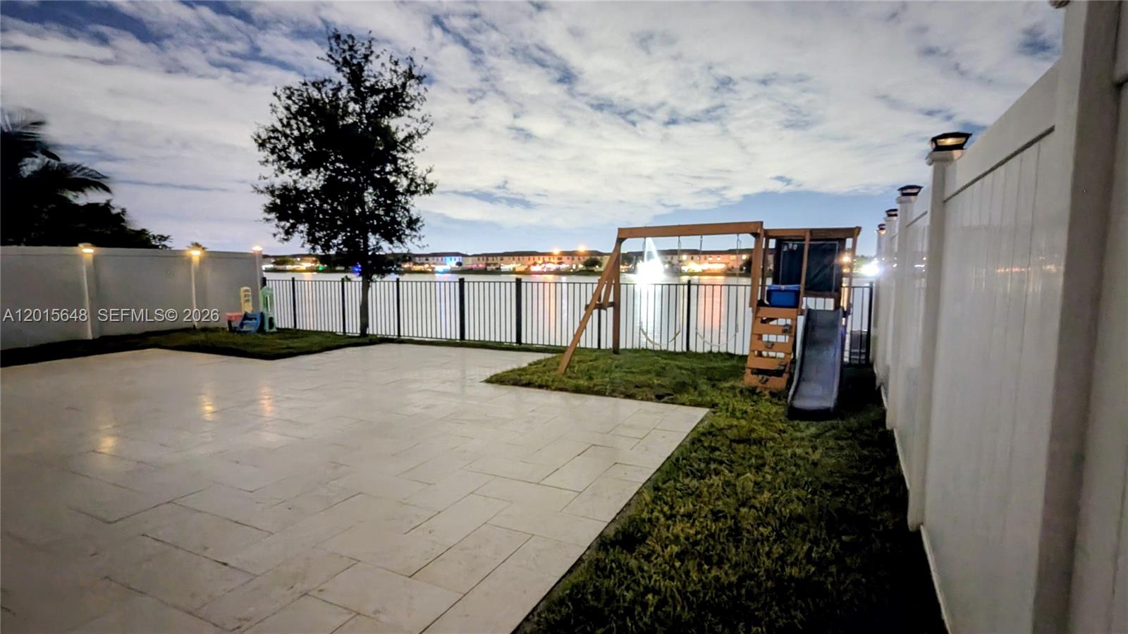 AQUABELLA SECTION ONE - Residential