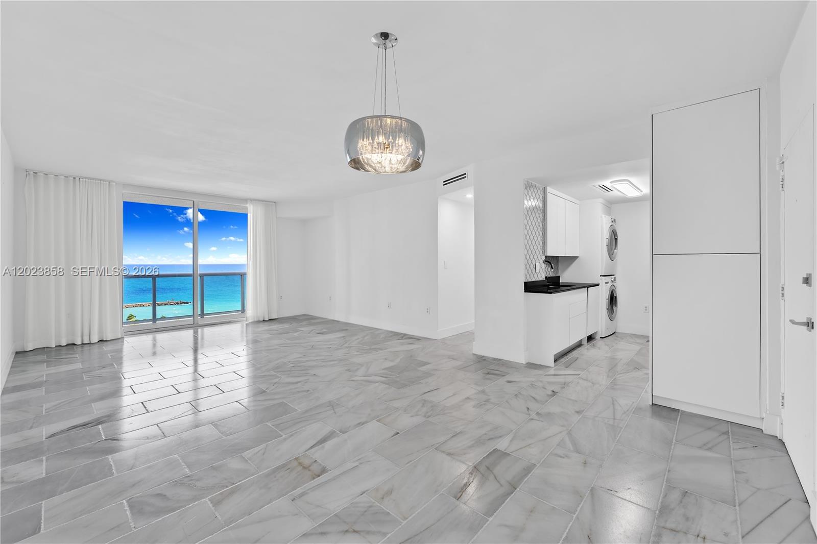 HARBOUR HOUSE - Residential