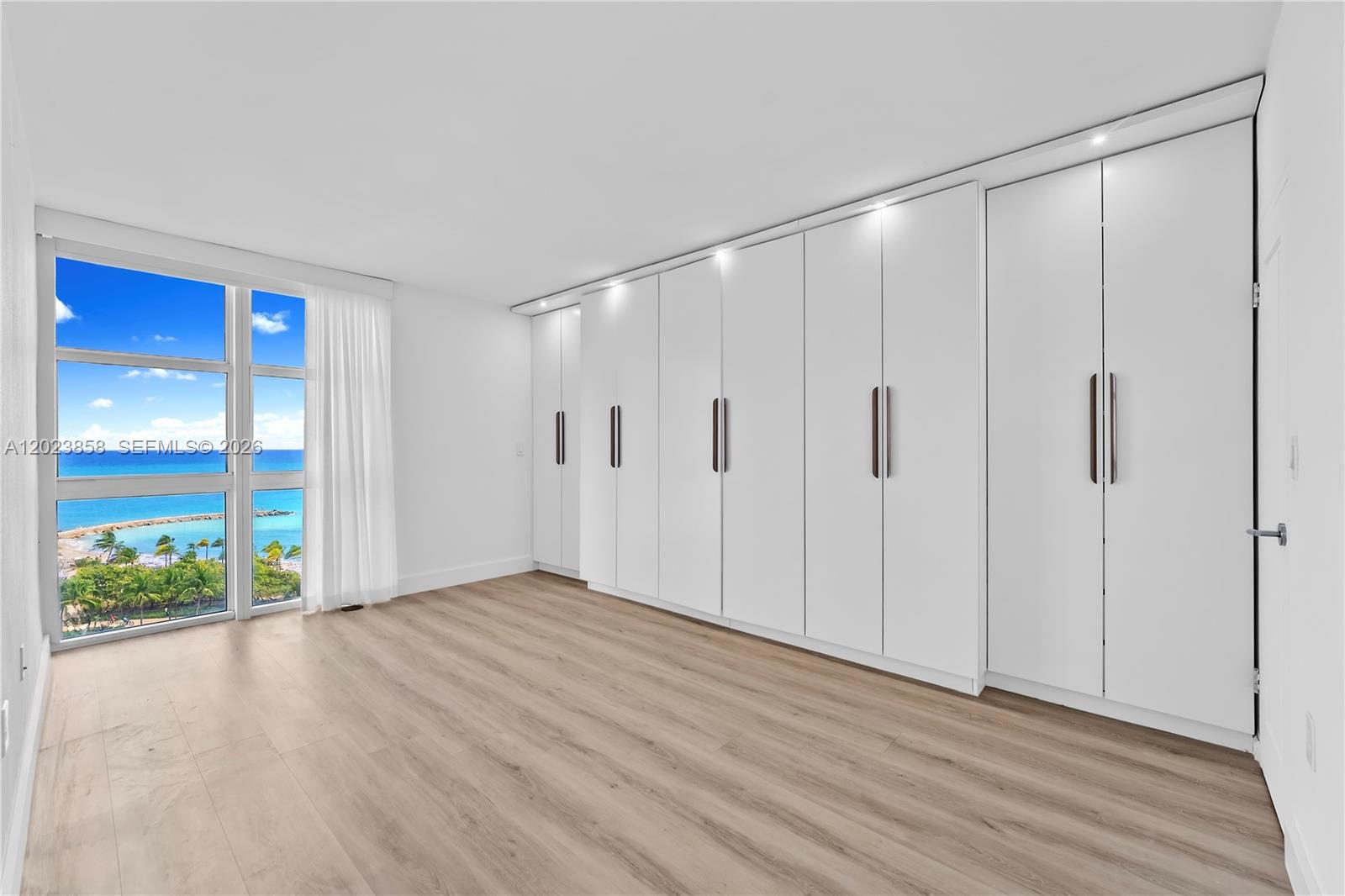 HARBOUR HOUSE - Residential