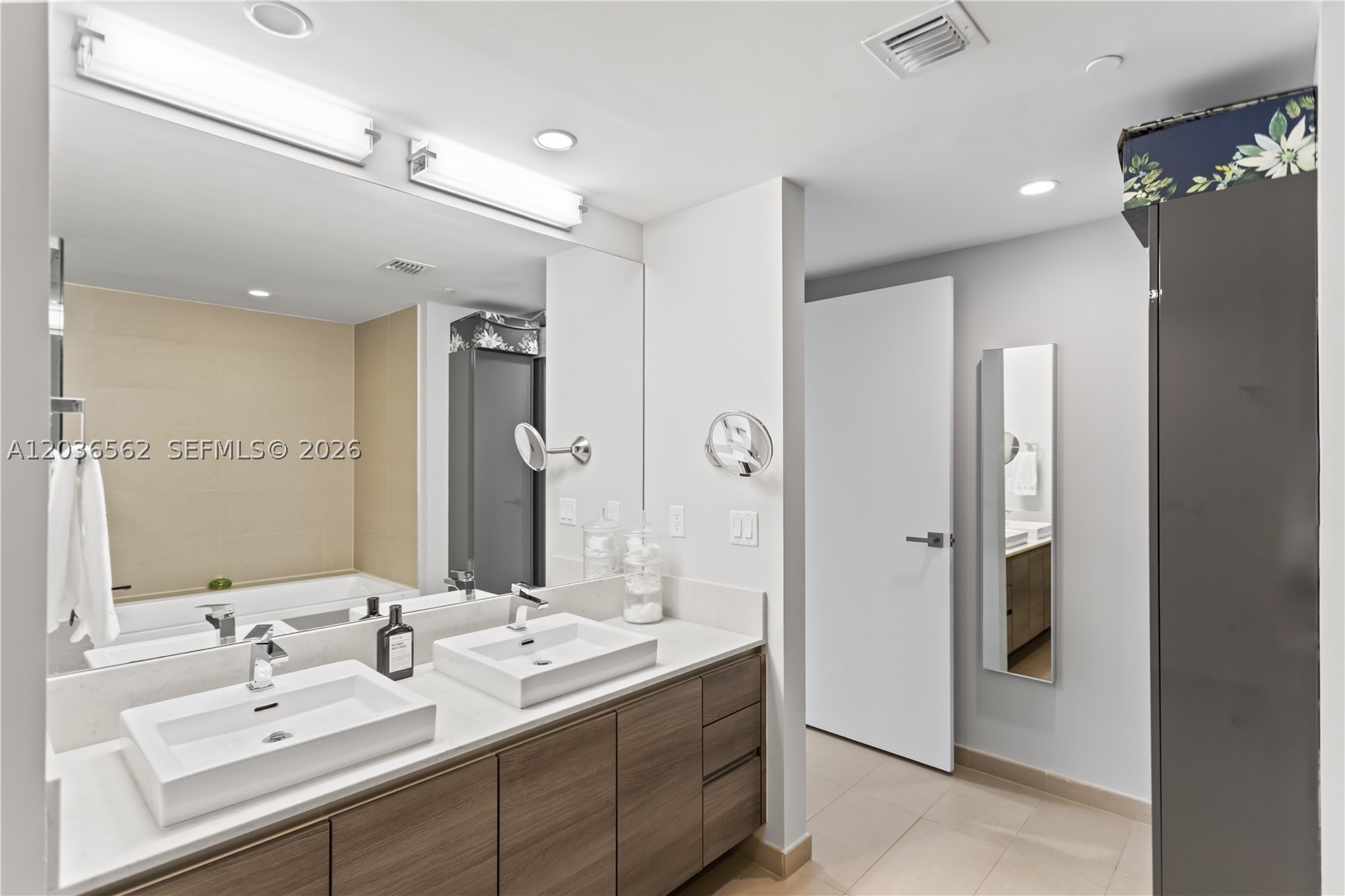 THE BONDO (1080 BRICKELL) - Residential