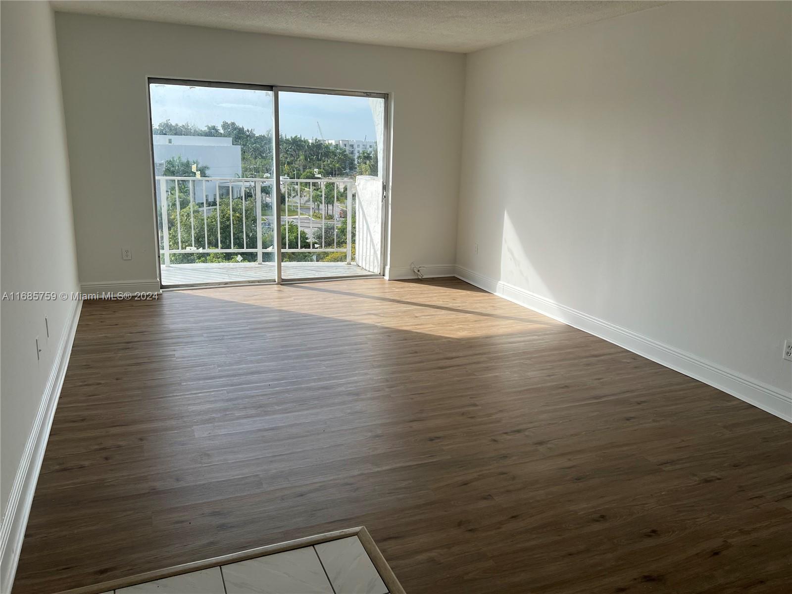 MONTECARLO CONDO - Residential