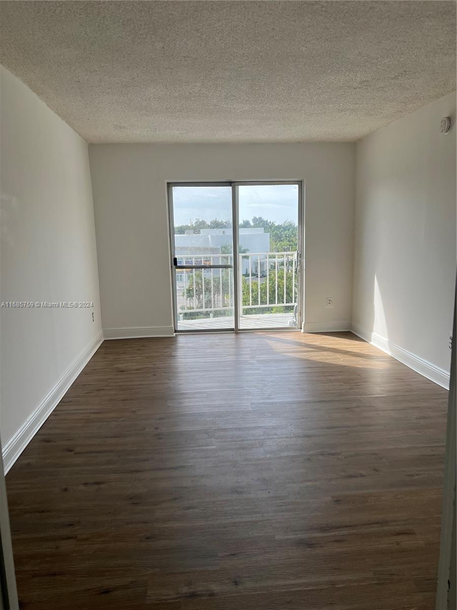 MONTECARLO CONDO - Residential