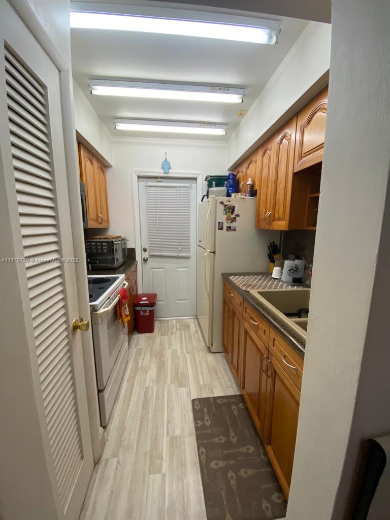 TOWN & COUNTRY APTS CONDO - Residential Lease