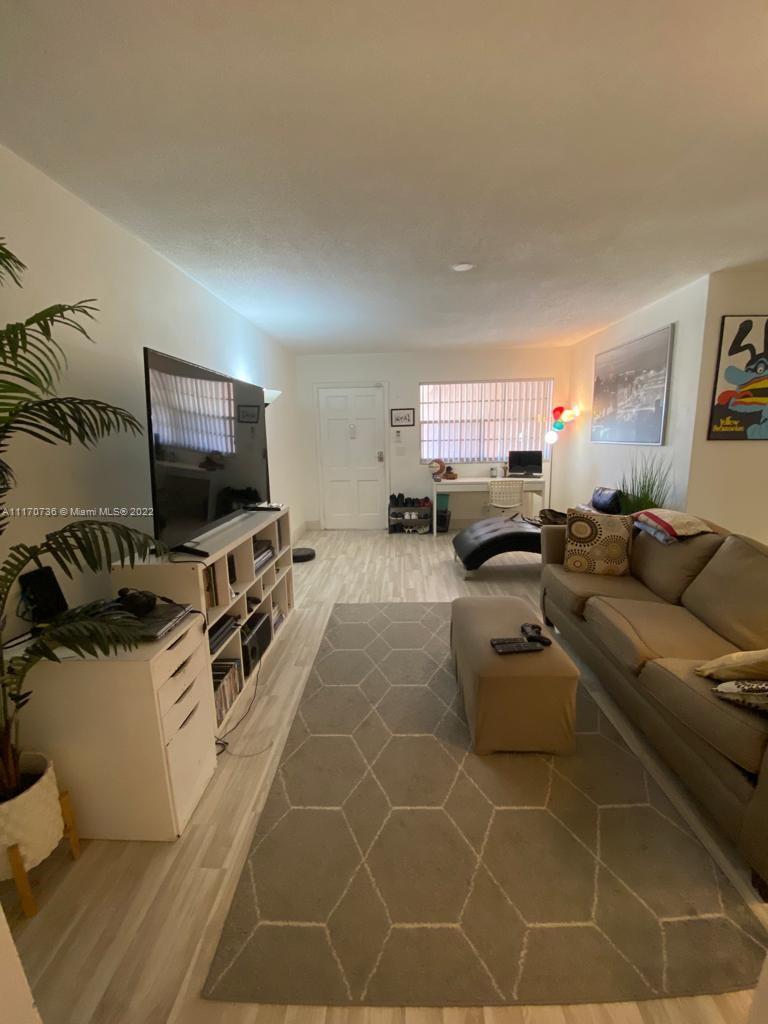 Charming and spacious 1 Bedroom apartment, close to the beach. Great location, quite building with Pool and BBQ Area. East of US1, short distance to Fort Lauderdale Airport, Shops at Golf Stream, Restaurants, Aventura Mall and minutes from Hallandale and Hollywood Beach. Pet friendly up to 15Lbs. Call Today!