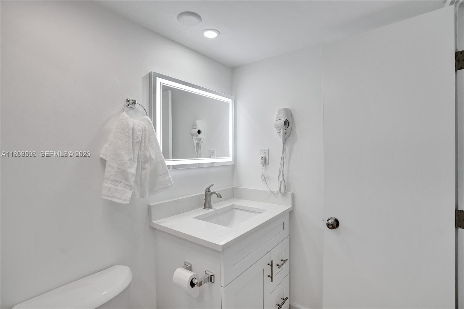 THE ALEXANDER CONDO - Residential