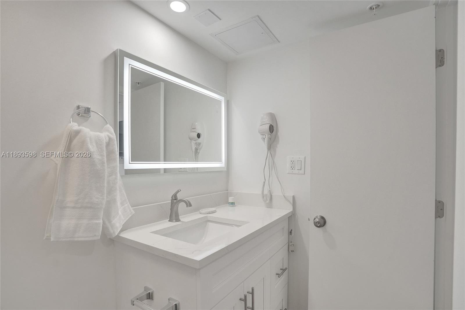 THE ALEXANDER CONDO - Residential