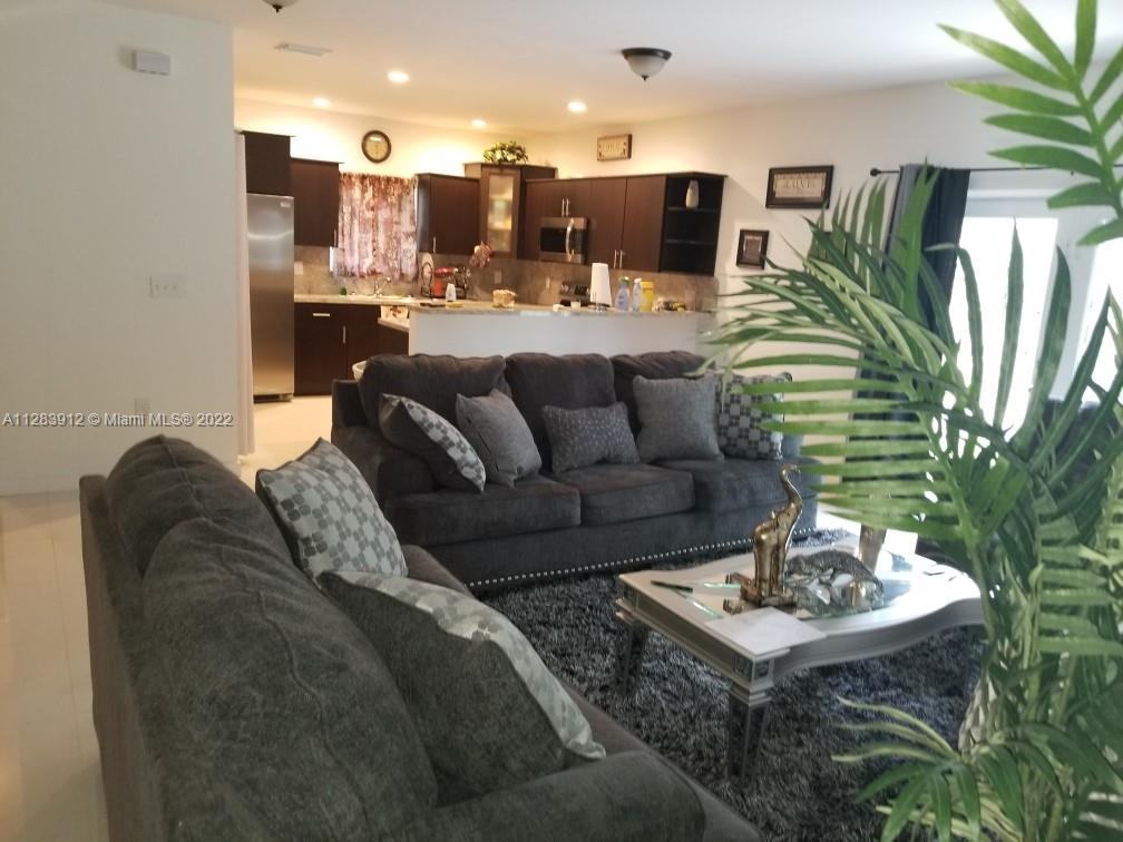GLADESIDE PARK - Residential