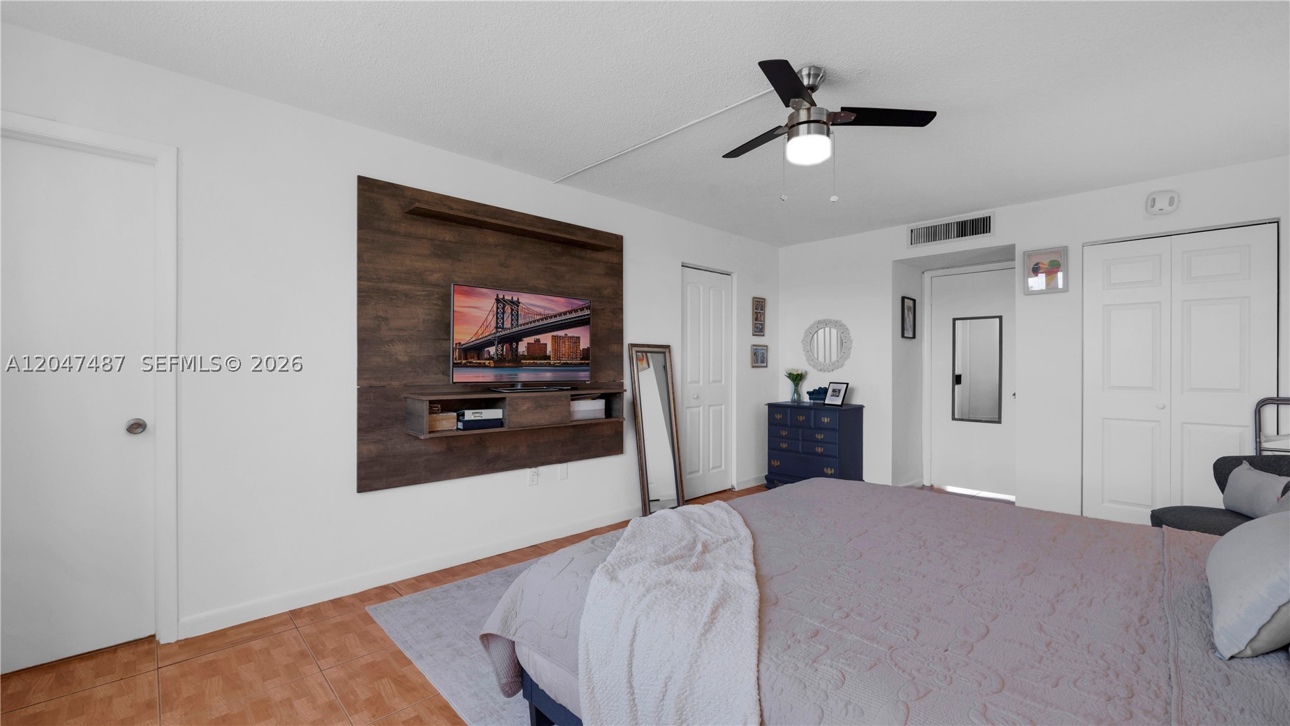 ROLLING GREEN CONDO H - Residential