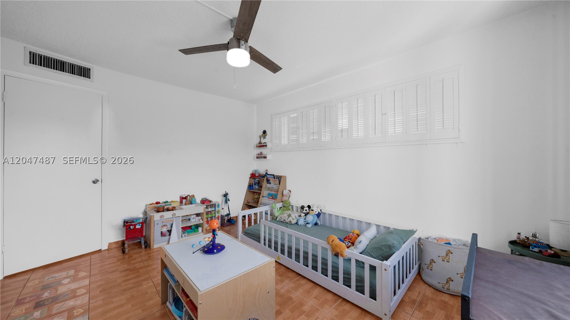 ROLLING GREEN CONDO H - Residential