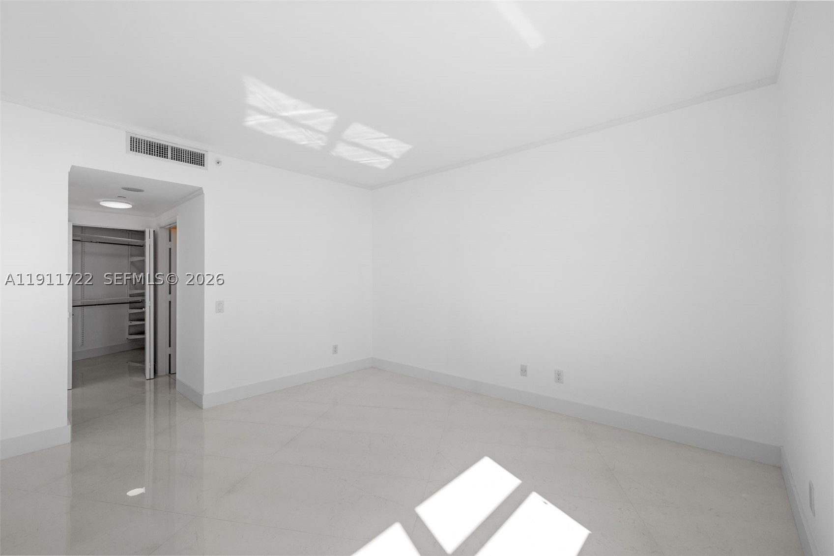 THE METROPOLITAN CONDO - Residential