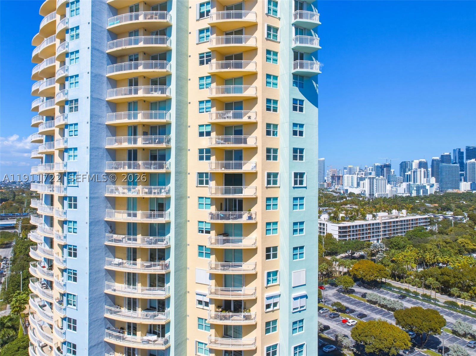 THE METROPOLITAN CONDO - Residential