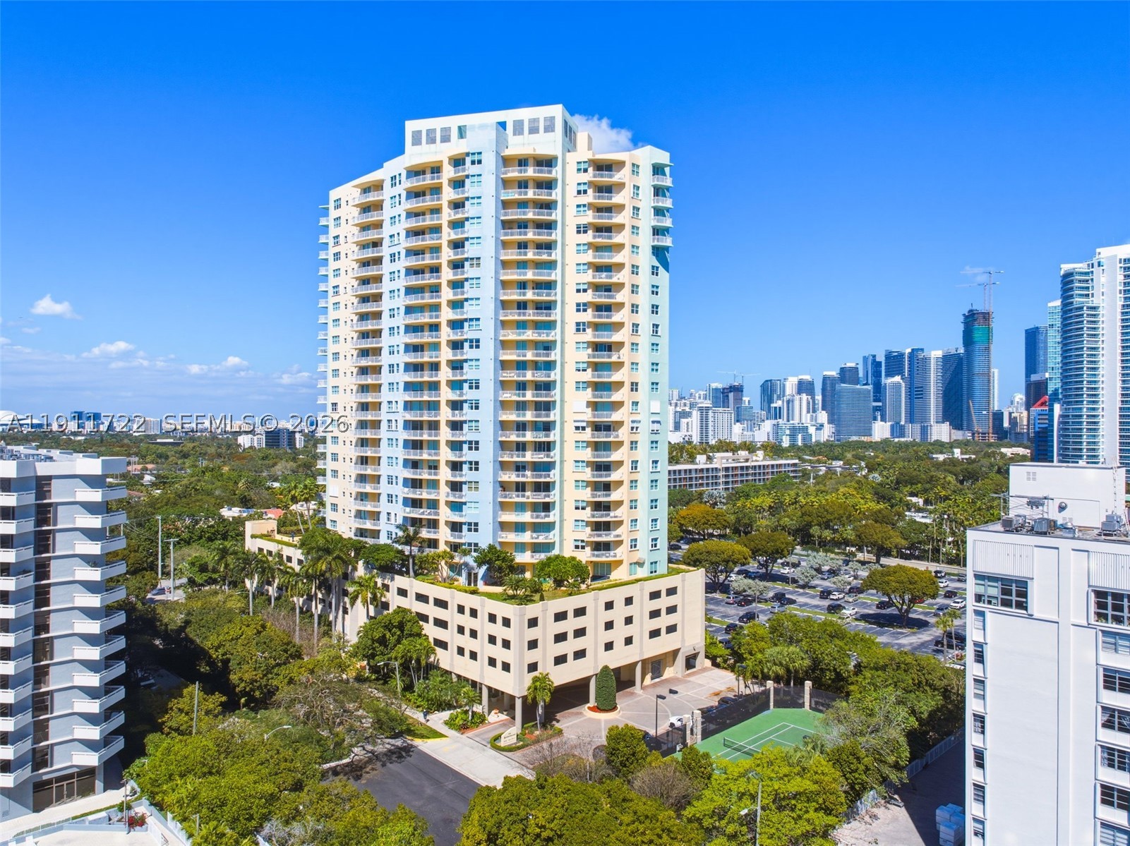 THE METROPOLITAN CONDO - Residential