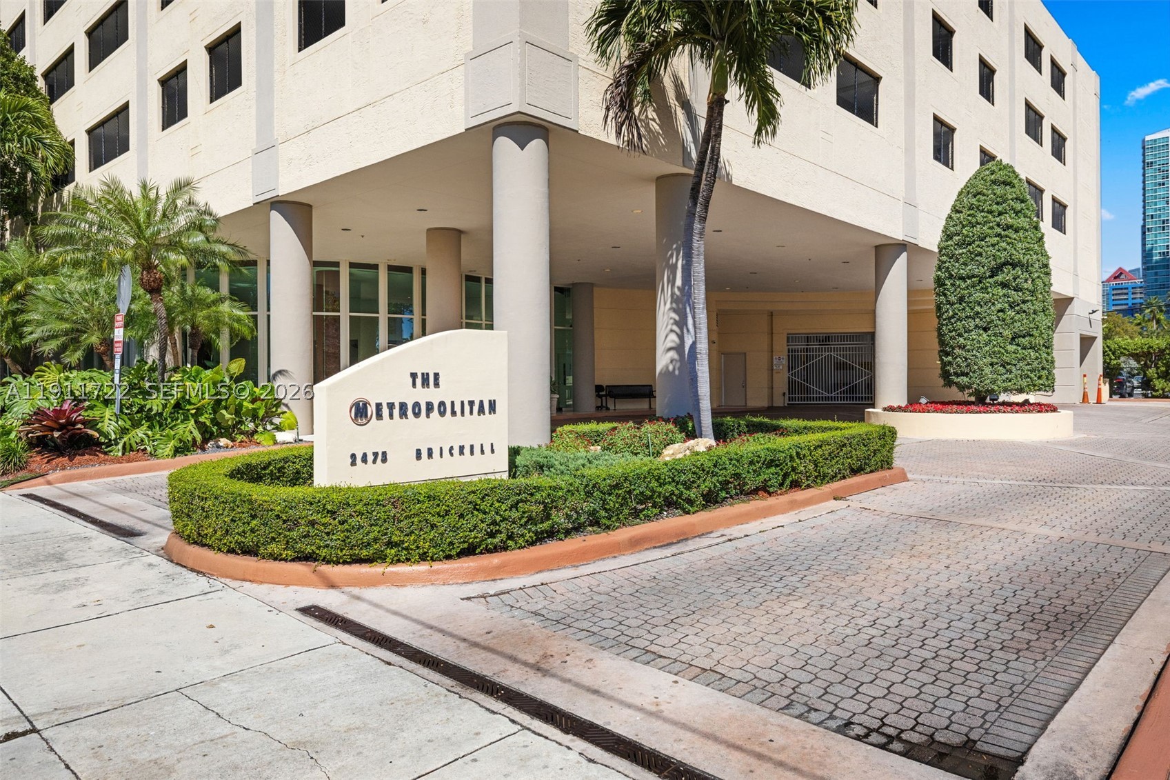 THE METROPOLITAN CONDO - Residential