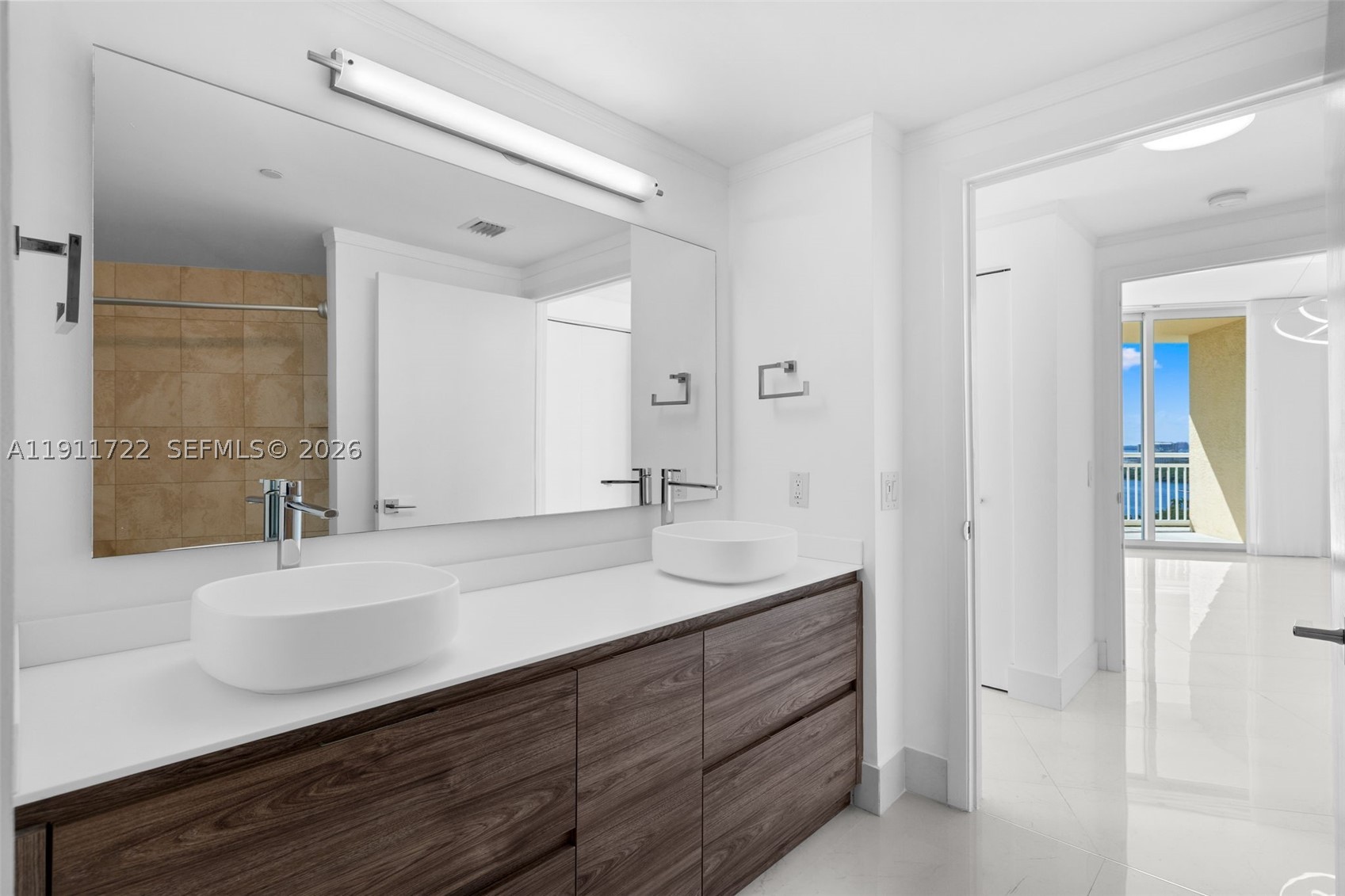 THE METROPOLITAN CONDO - Residential