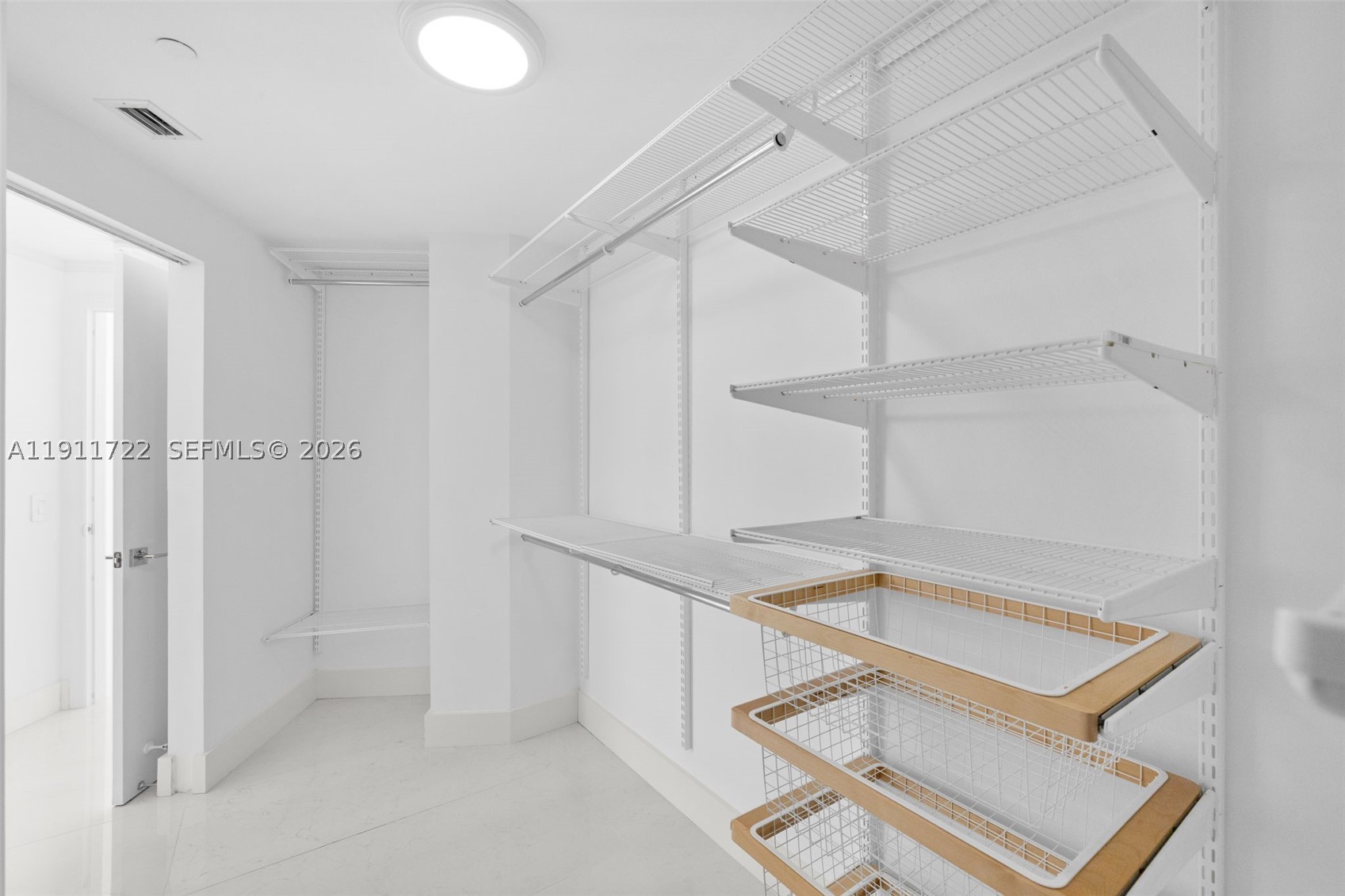 THE METROPOLITAN CONDO - Residential
