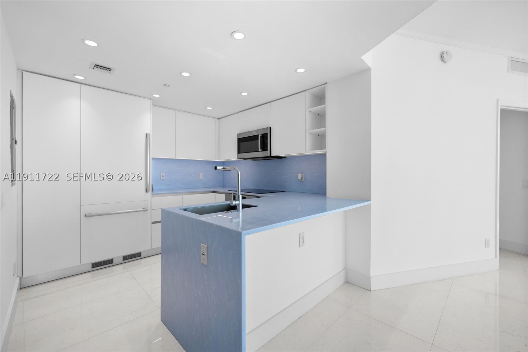 THE METROPOLITAN CONDO - Residential