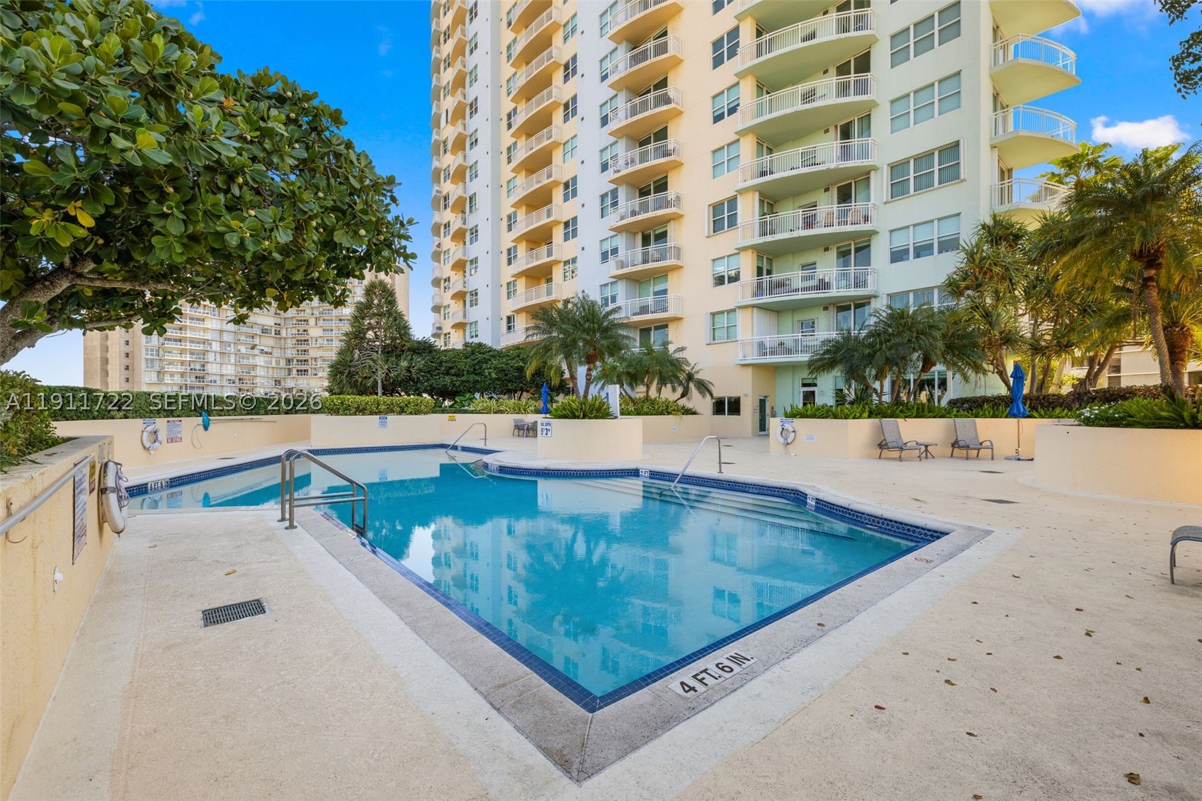 THE METROPOLITAN CONDO - Residential